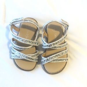 Cat and jack silver sandals size 5 toddler G.